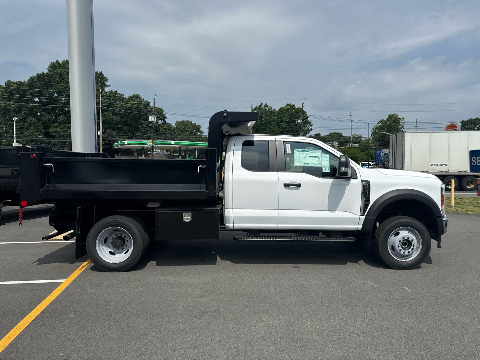 2026 Ford Super Duty F-550 DRW XL