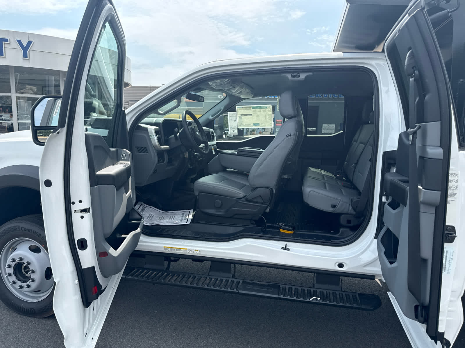 2026 Ford Super Duty F-550 DRW XL