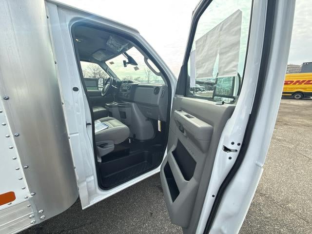 2026 Ford E-Series Cutaway E-350 SRW