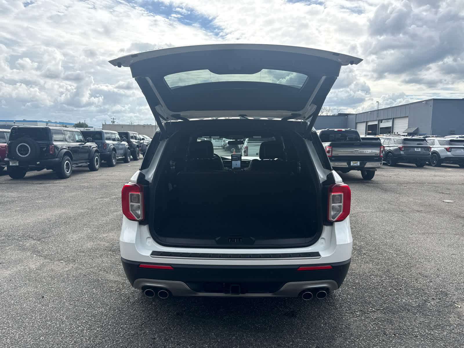2023 Ford Explorer Platinum