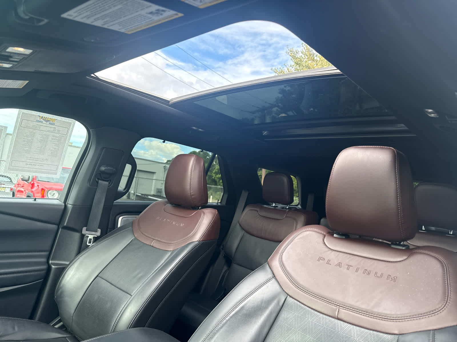 2023 Ford Explorer Platinum