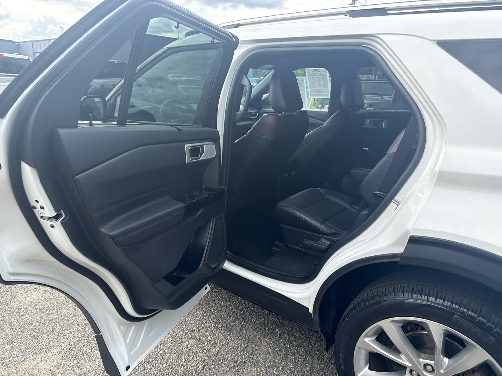 2023 Ford Explorer Platinum