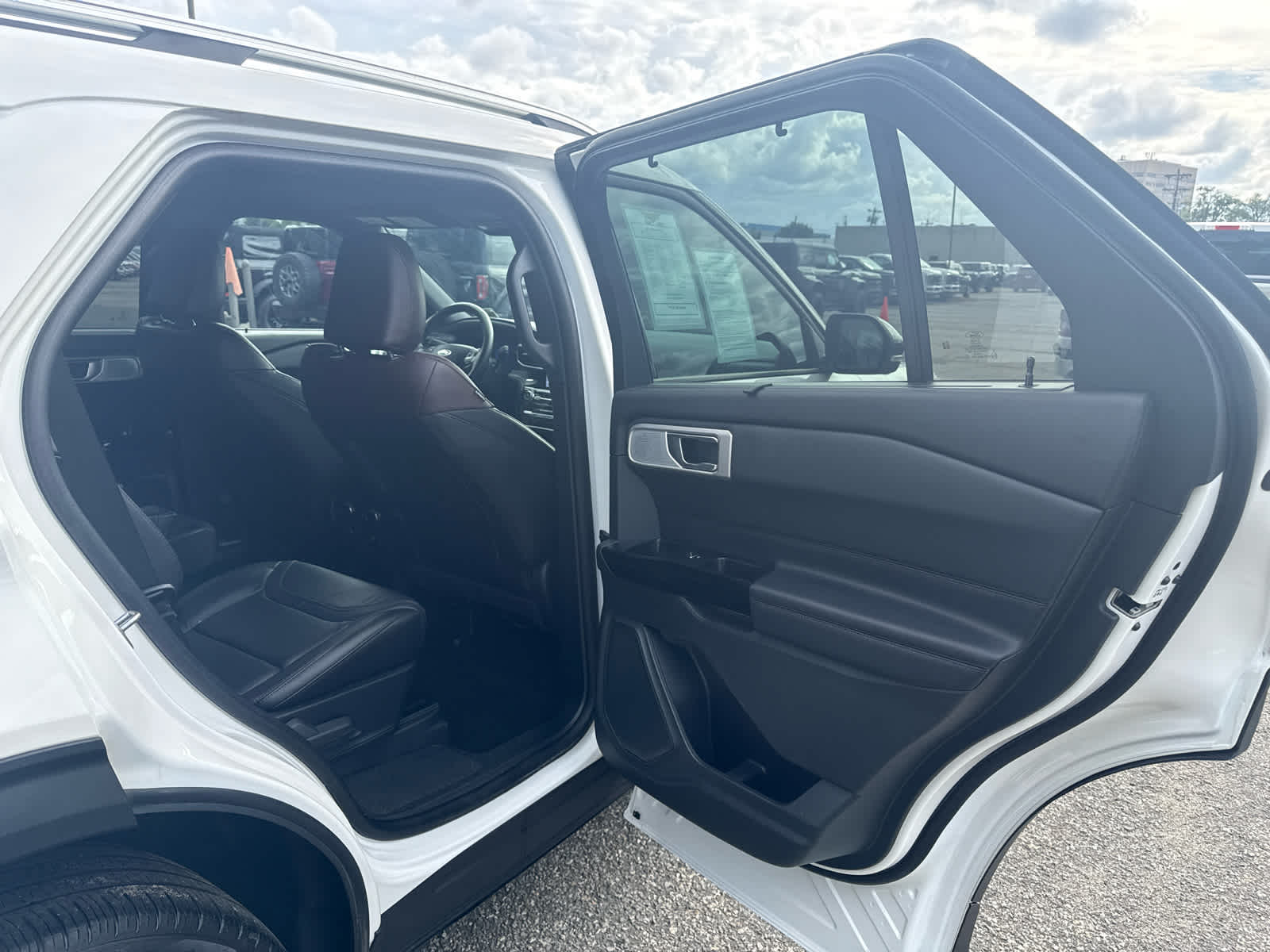 2023 Ford Explorer Platinum