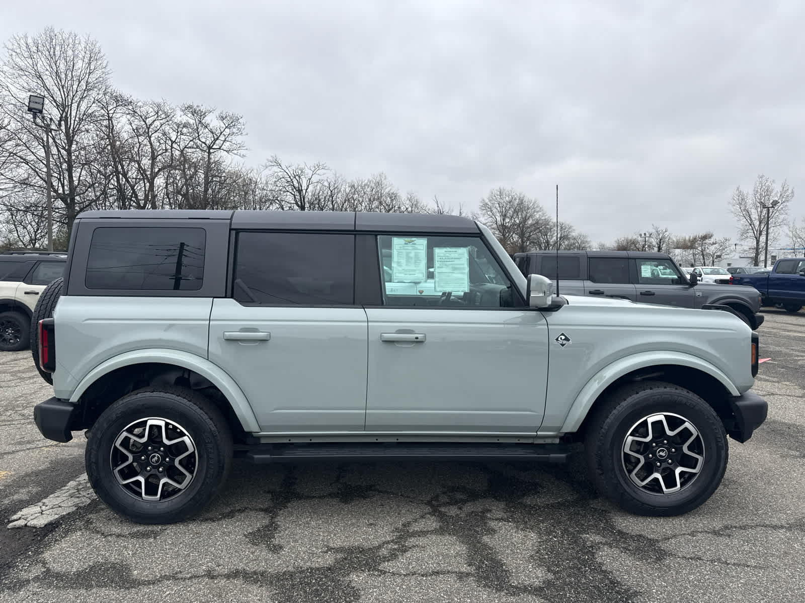 2023 Ford Bronco Outer Banks