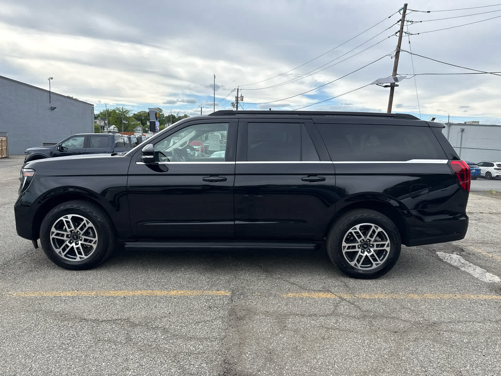 2025 Ford Expedition Max Active