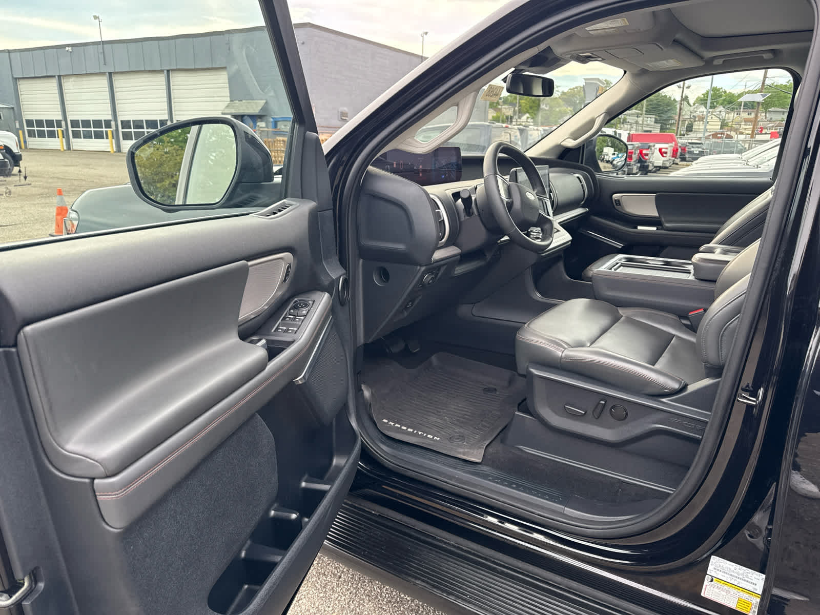 2025 Ford Expedition Max Active