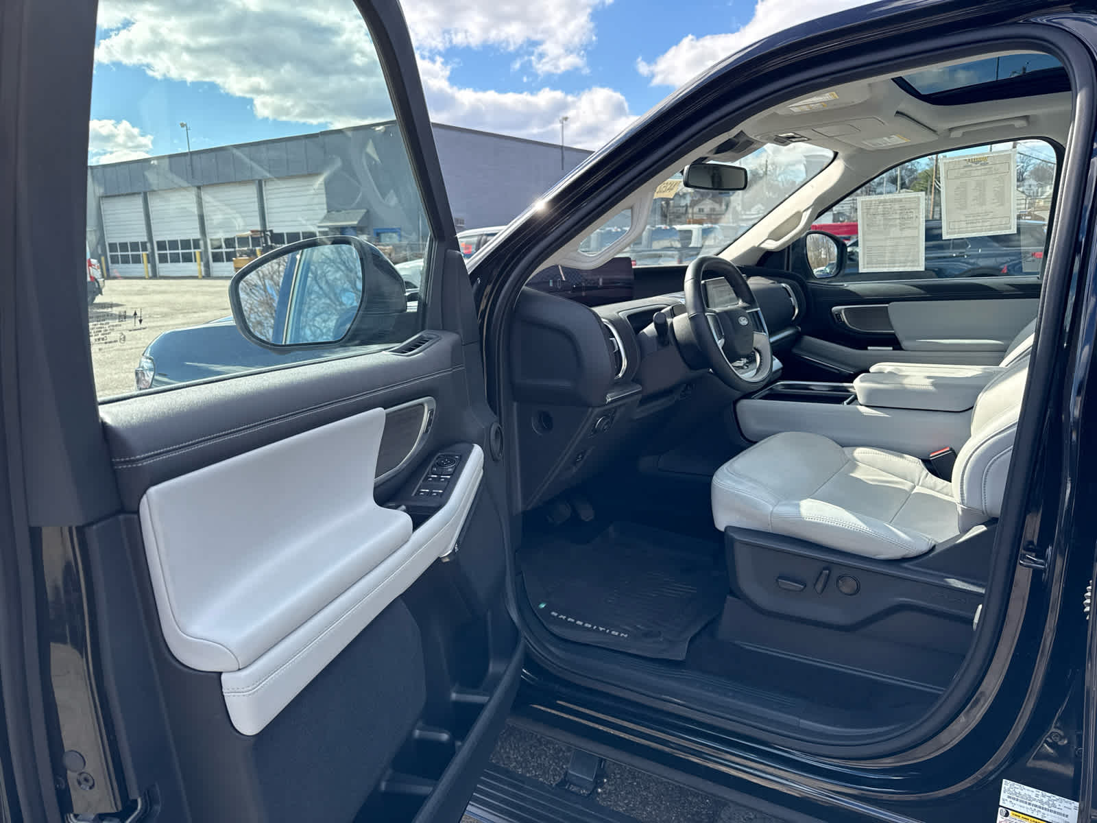 2025 Ford Expedition Platinum