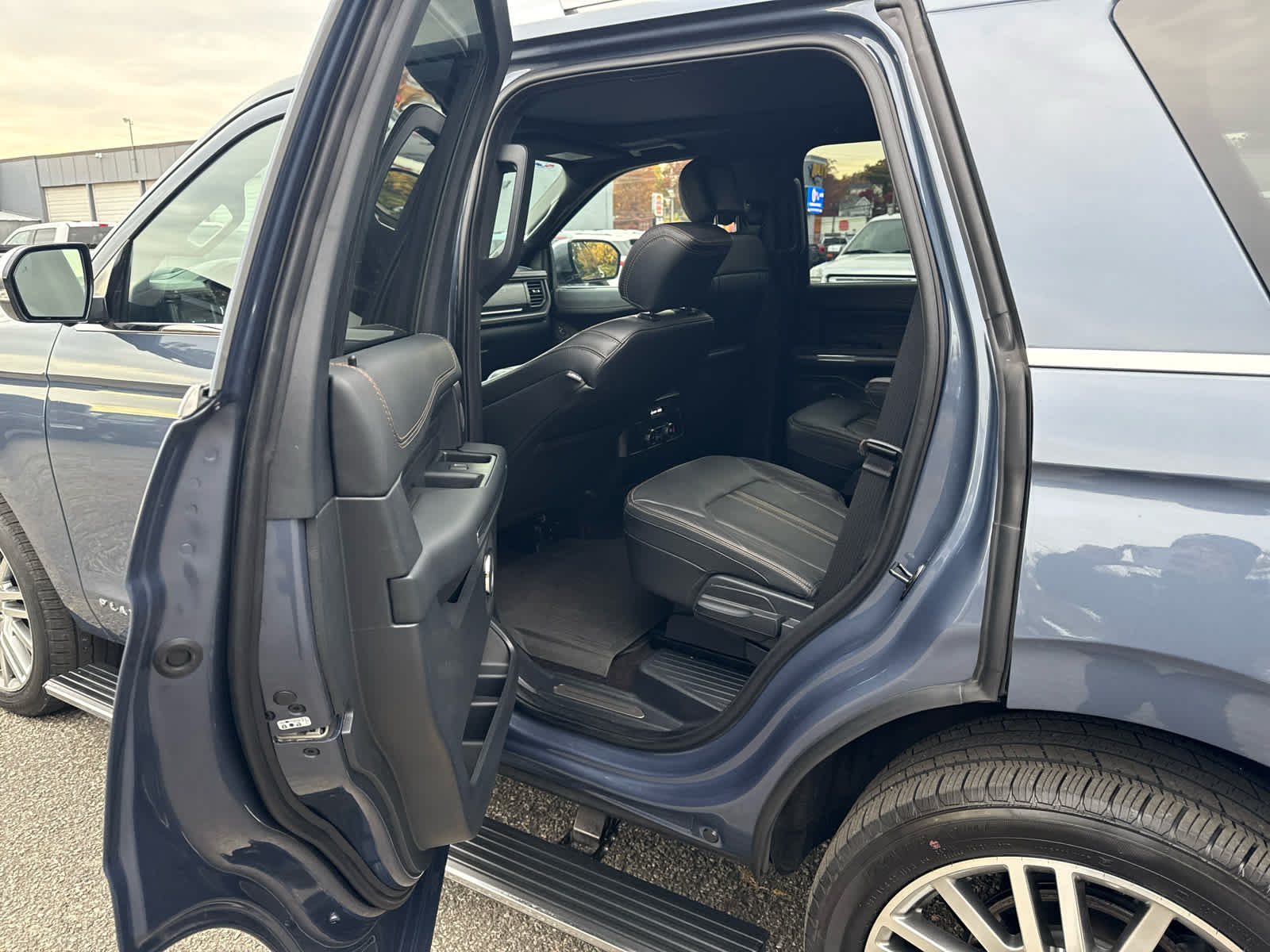 2023 Ford Expedition Platinum