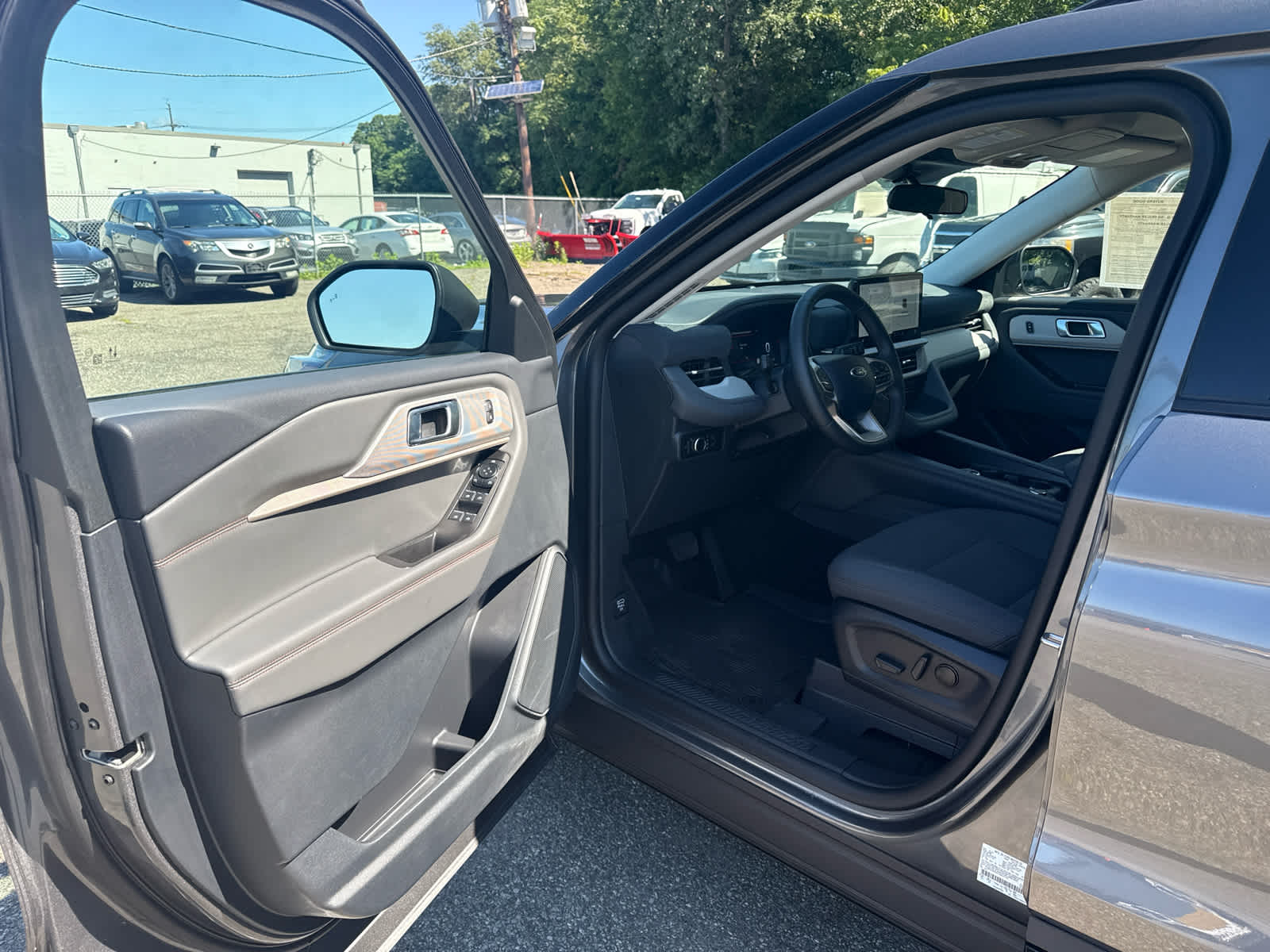 2026 Ford Explorer Active w/200A Pkg