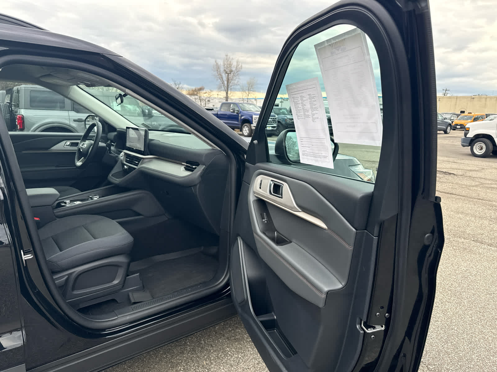 2026 Ford Explorer Active w/200A Pkg