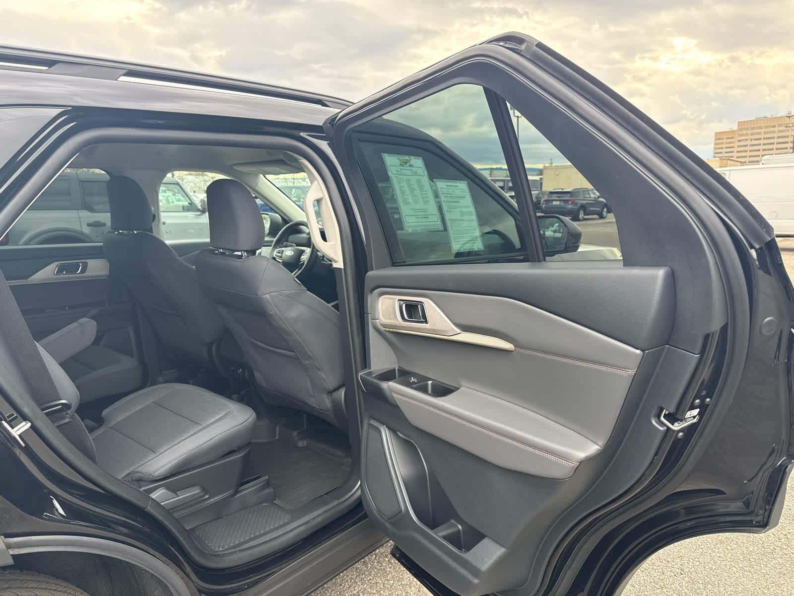 2026 Ford Explorer Active w/200A Pkg