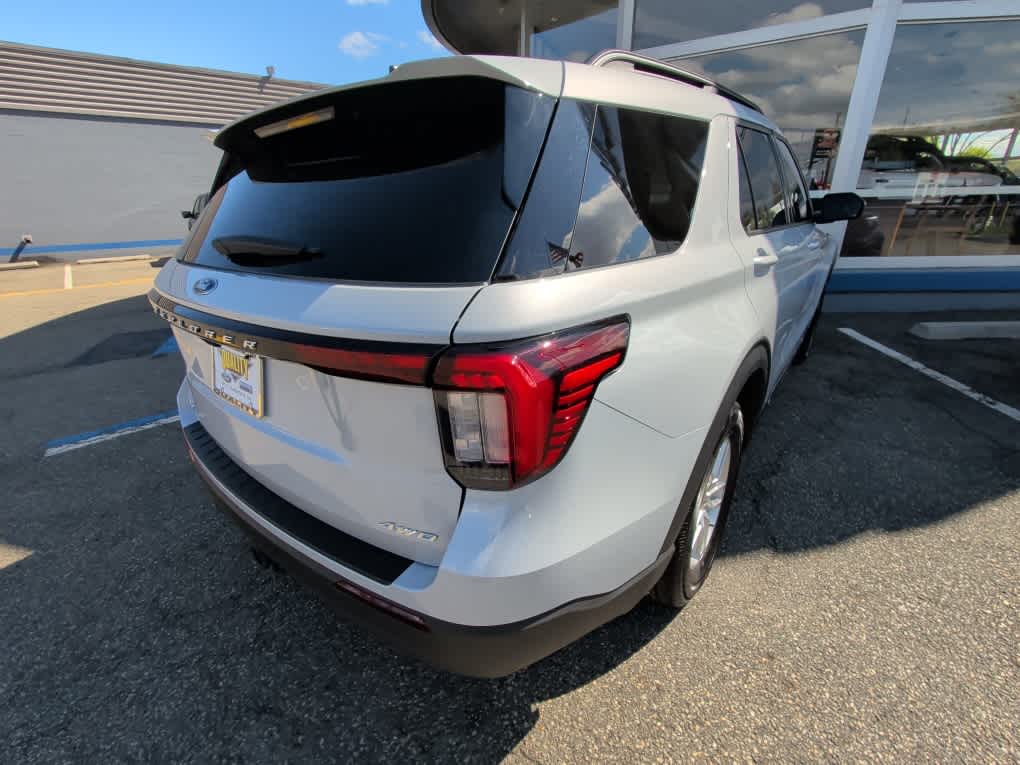 2025 Ford Explorer Active