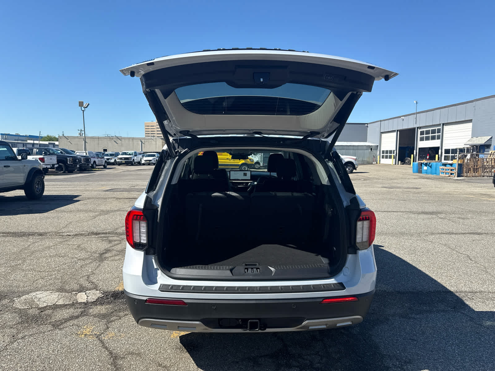 2026 Ford Explorer Active w/200A Pkg