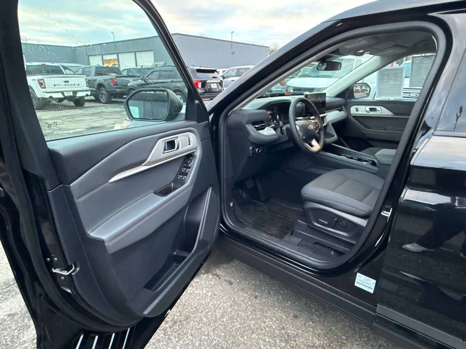 2026 Ford Explorer Active w/100A Pkg