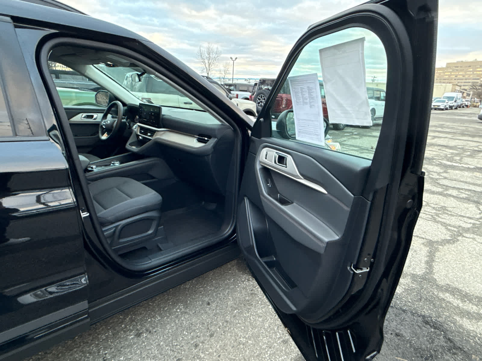 2026 Ford Explorer Active w/100A Pkg