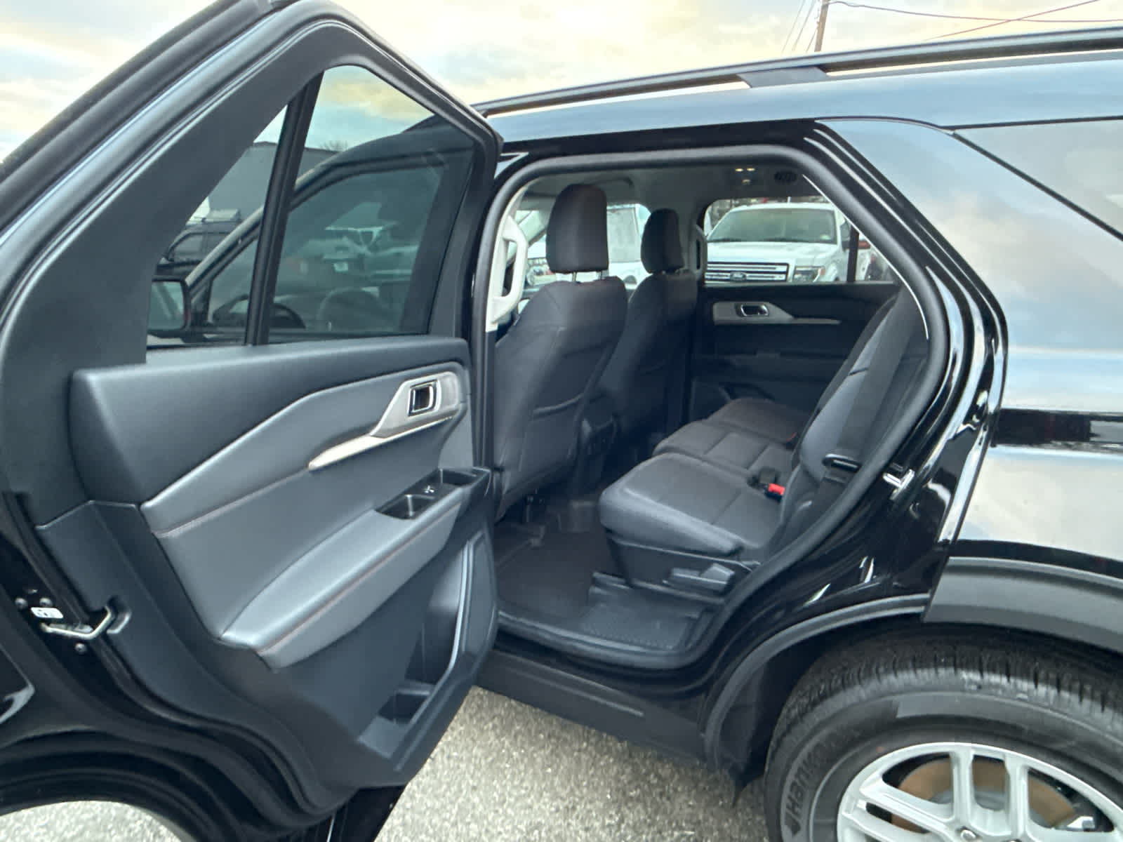 2026 Ford Explorer Active w/100A Pkg