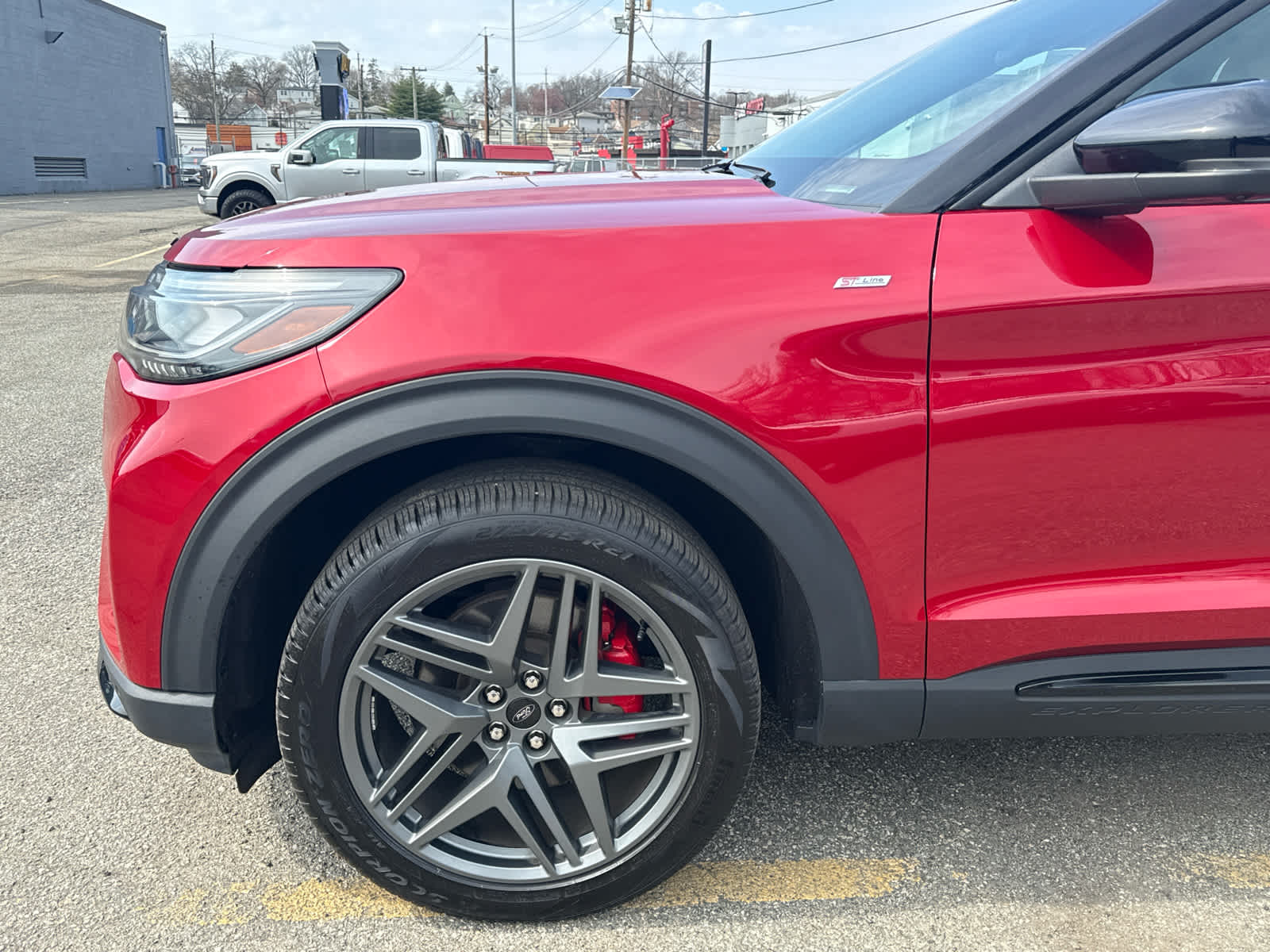 2025 Ford Explorer ST-Line