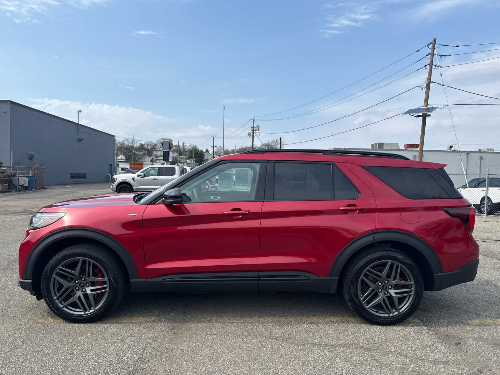 2025 Ford Explorer ST-Line