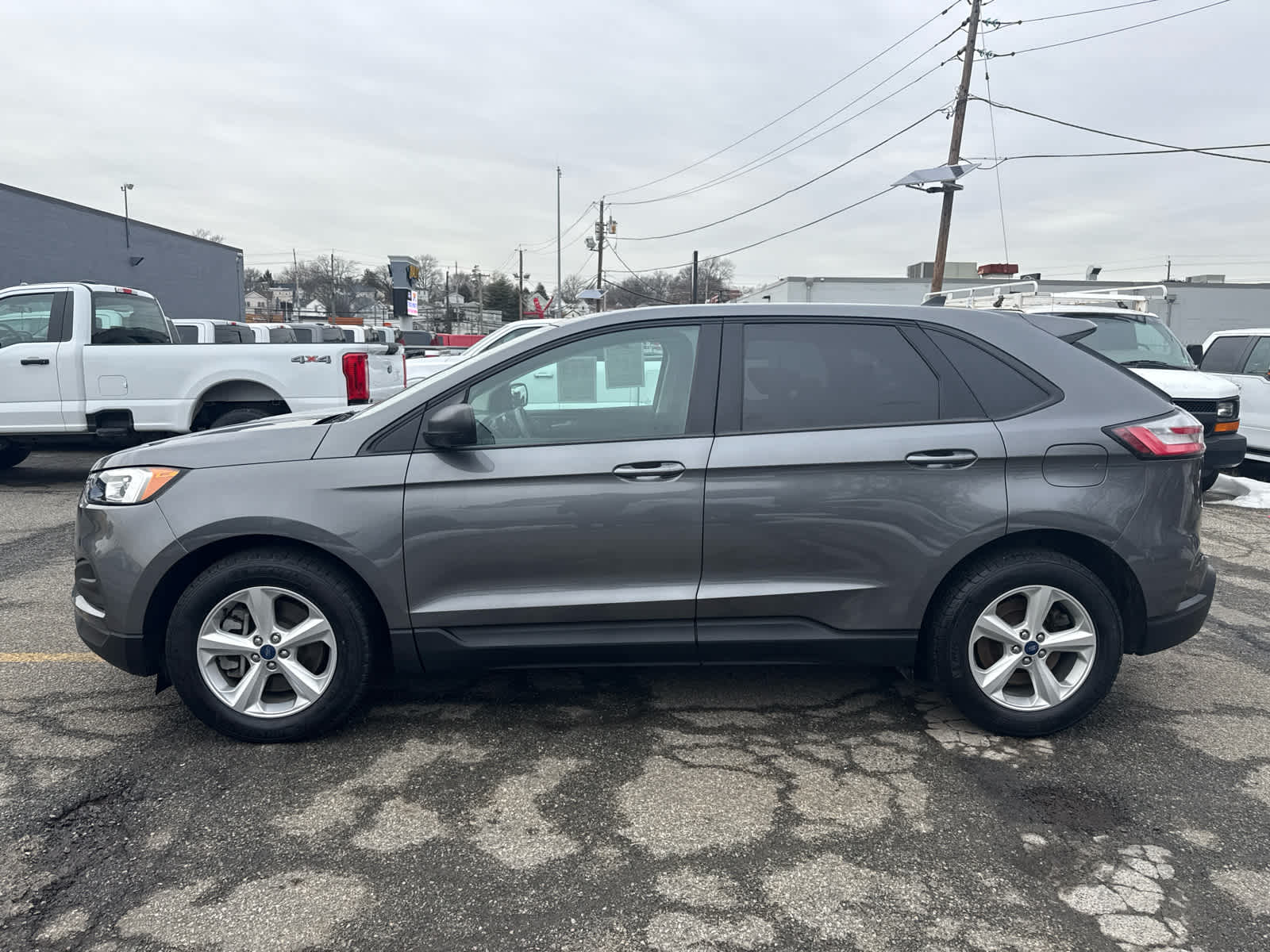 2022 Ford Edge SE