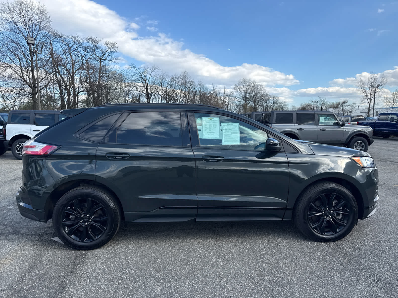 2023 Ford Edge SE