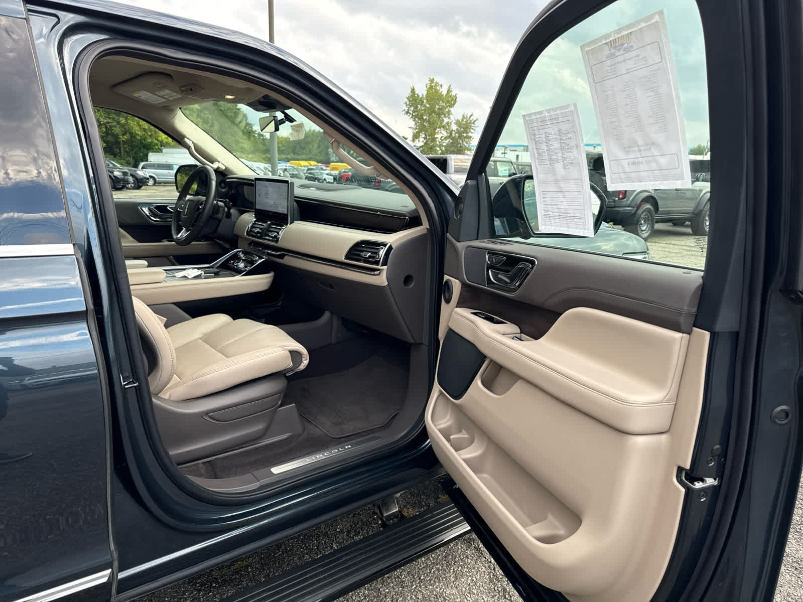 2024 Lincoln Navigator Premiere