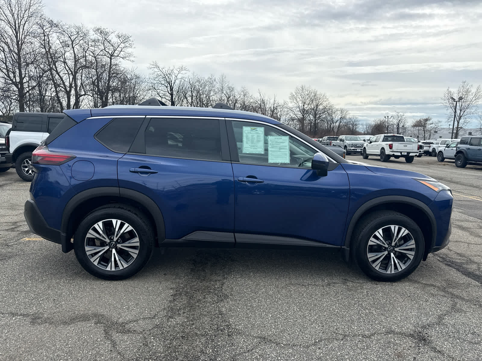2022 Nissan Rogue SV