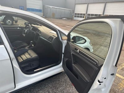 2019 Volkswagen Golf R 2.0T w/DCC & Navigation